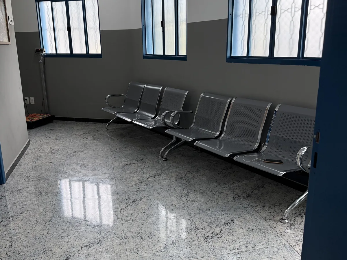 Recepção e sala de espera do hospital